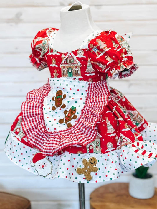 18/2 Gingerbread House in Red and White and Brown