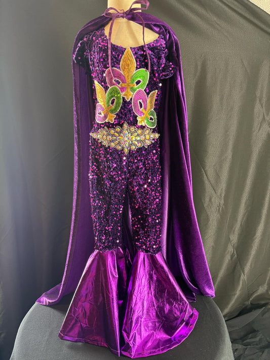 6/7 Mardii Gras FF with Beautiful Velvet Purple Cape