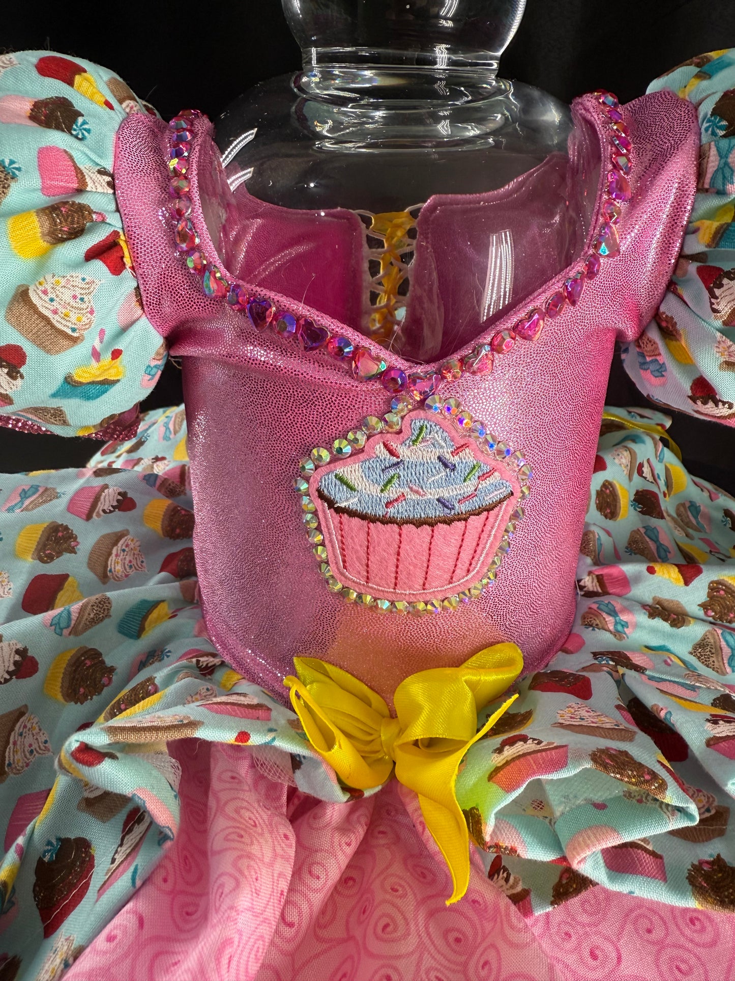 *0-6 Tiny Cup Cakes Baby Cakes