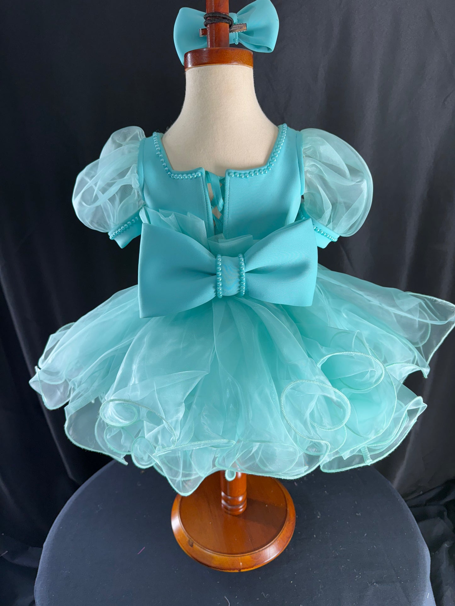 12/2-18/3 Turquoise Tiffany Blue Natural Luna