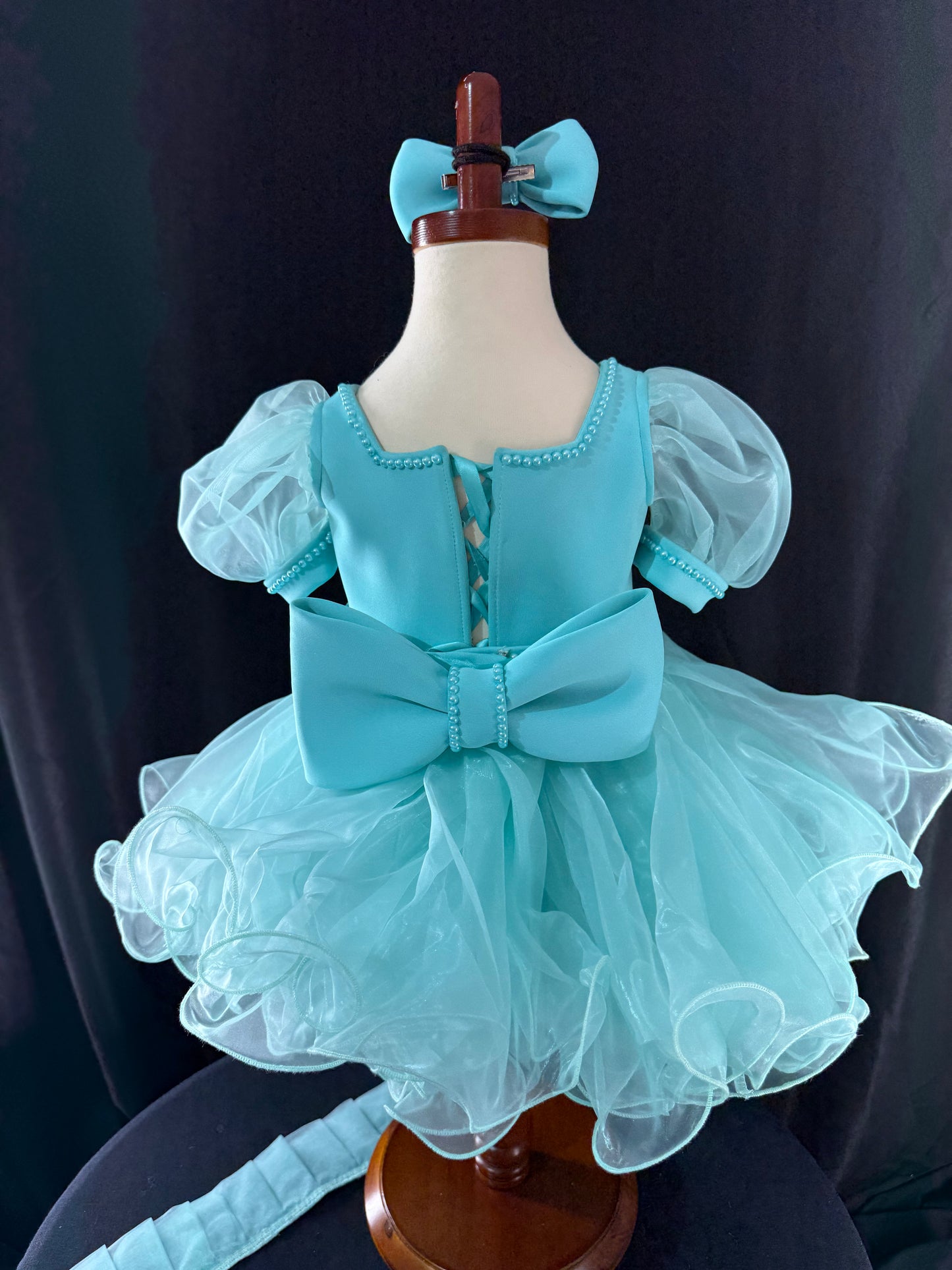 12/2-18/3 Turquoise Tiffany Blue Natural Luna