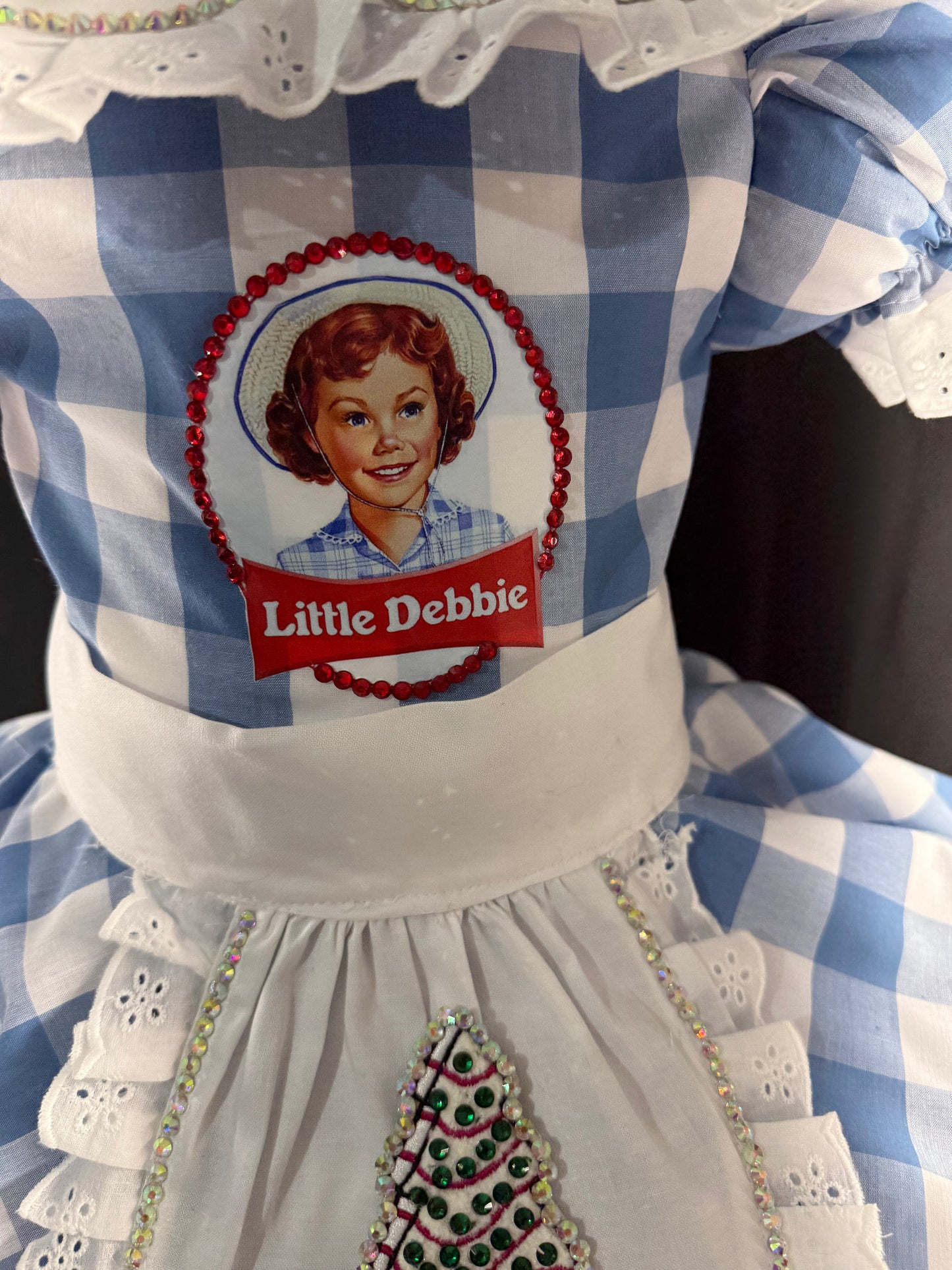 18/3 - Slim 4 Little Debbie Christmas Cake OOC