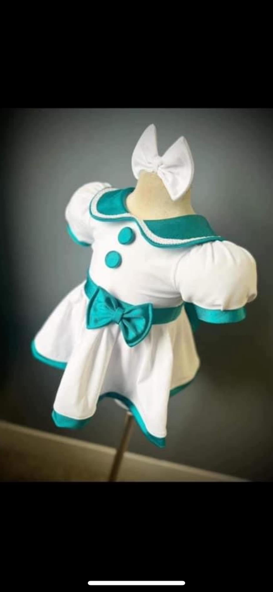 12-2 Boo Bear Blue/white Casual in white and turquoise