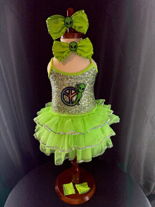 2T-3T Neon Alien OOC in Neon Green