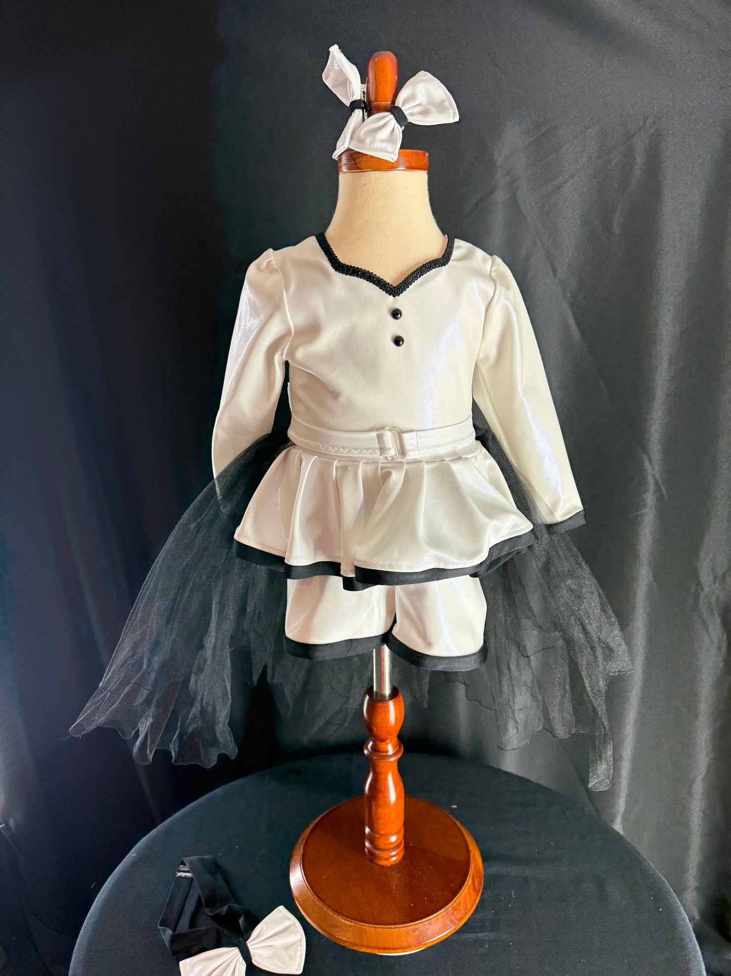 18/3 Black and White Boo Bear