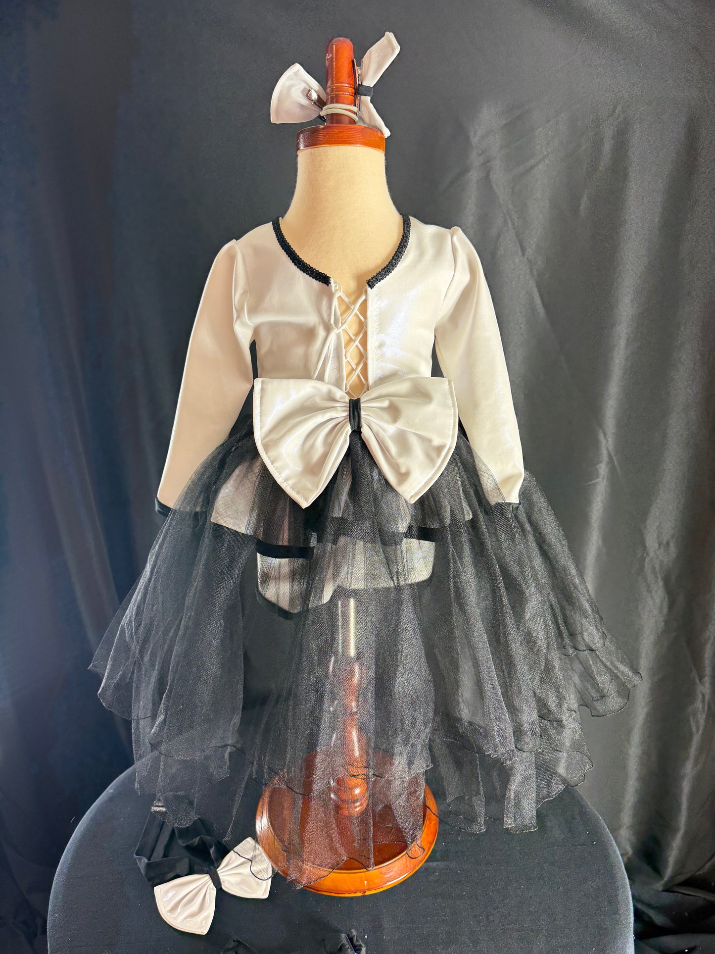 18/3 Black and White Boo Bear