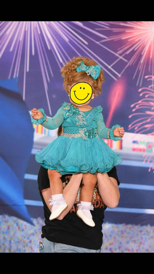 12/2-18/3  Mega Glitz Charissa Buckley with Sleeves