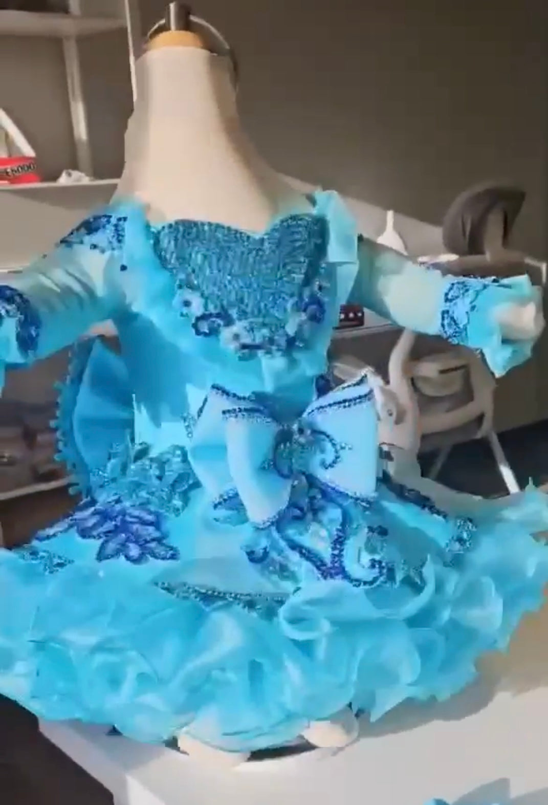 *9 months/2T - Turquoise Ocean Breeze Luna High Glitz