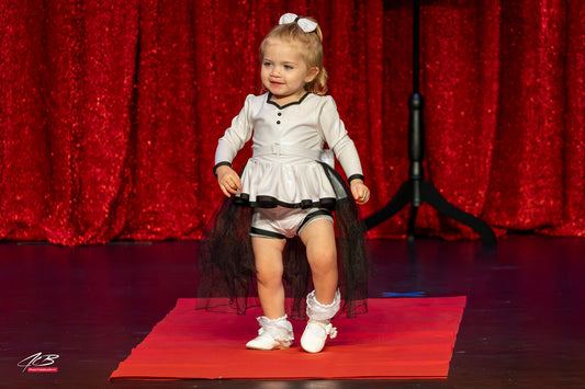 18/3 Black and White Boo Bear