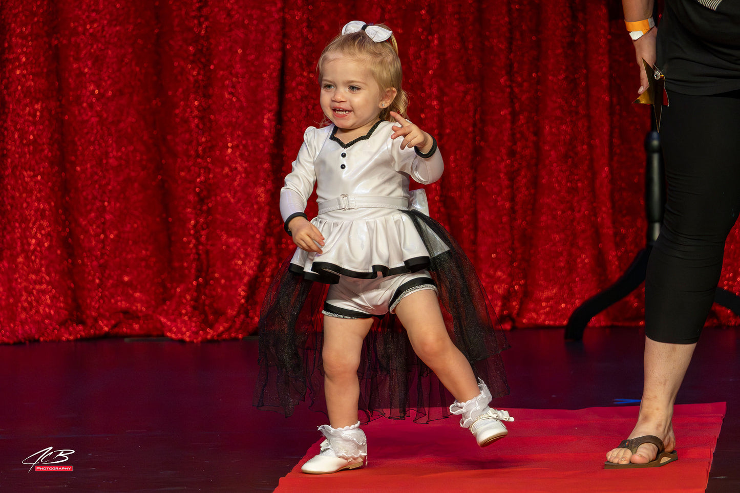 18/3 Black and White Boo Bear