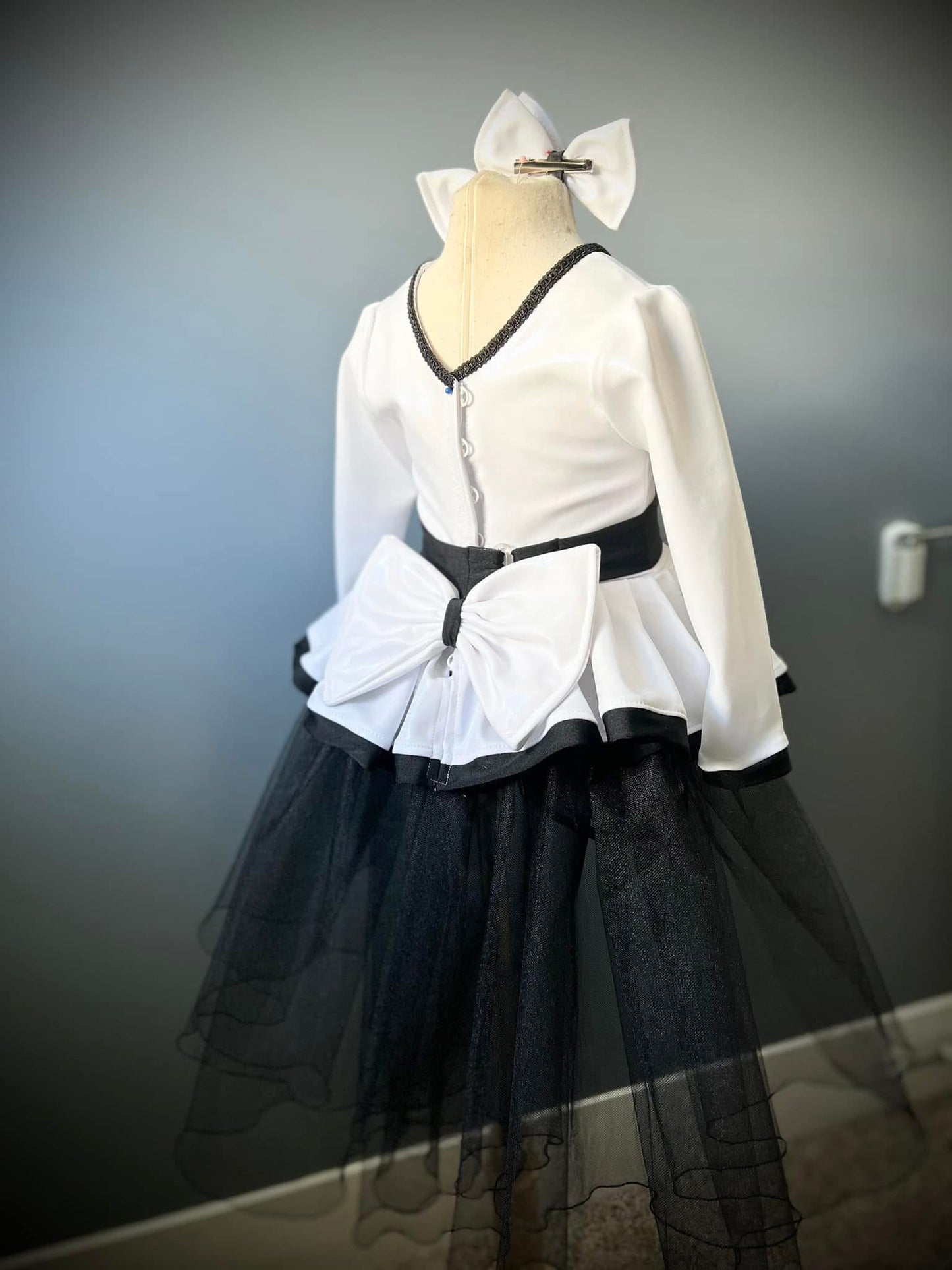 18/3 Black and White Boo Bear