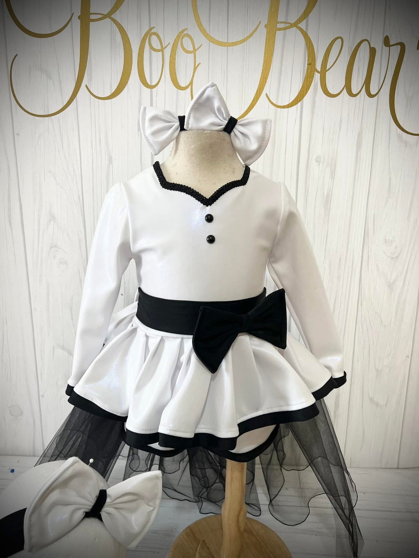 18/3 Black and White Boo Bear