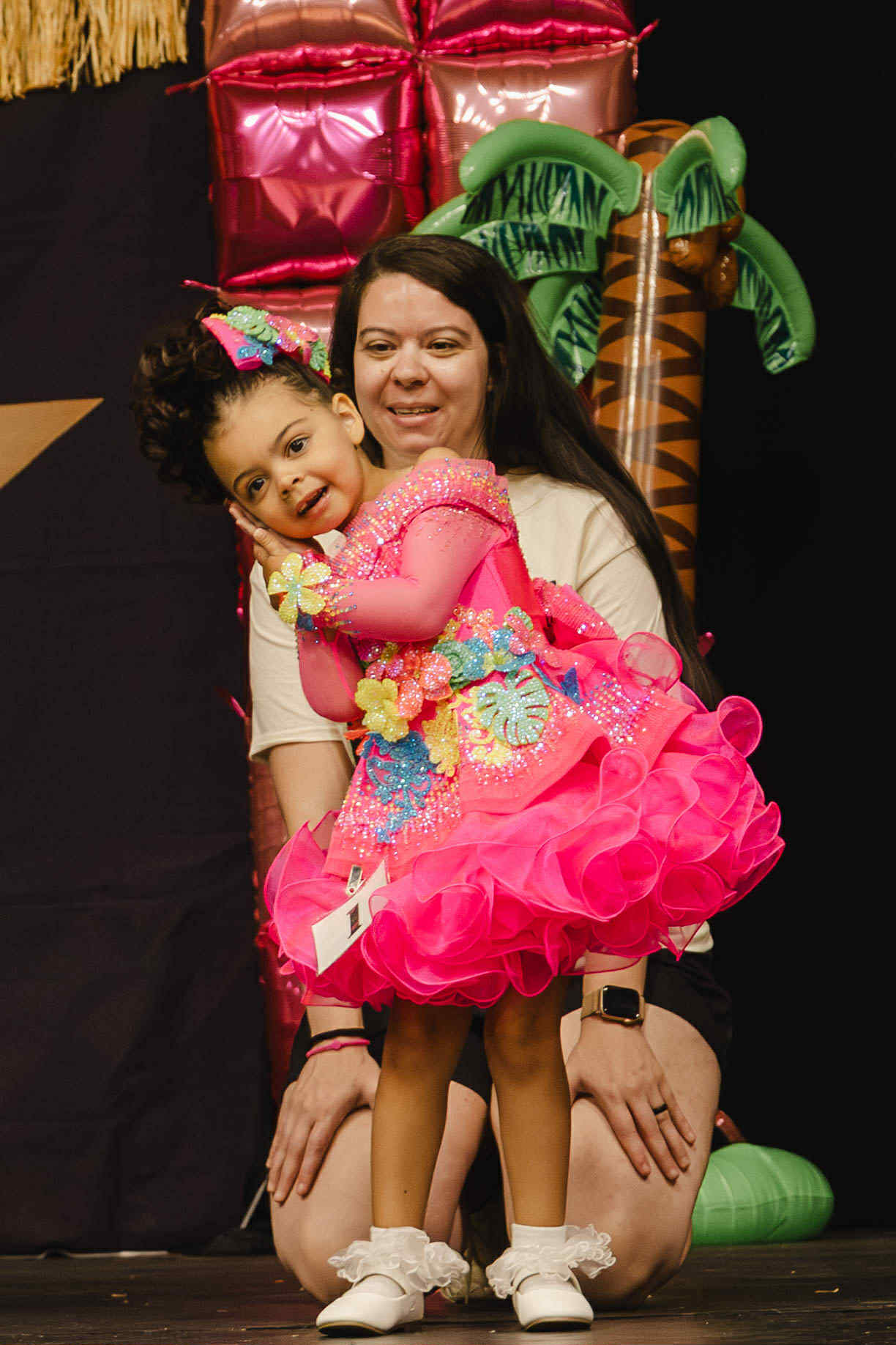 18/3 Hawaiian  Luna in vivid Pink and Purple Colors