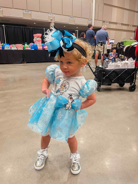 12/2 Elsa and Friends OOC in cosmic blue and silver