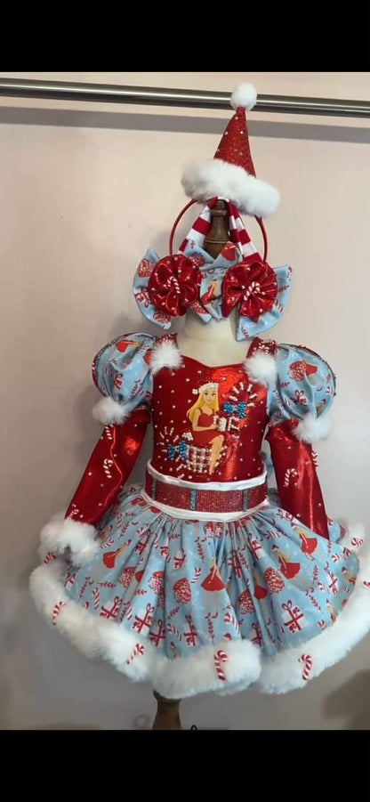 2/4 Holiday Barbie OOC