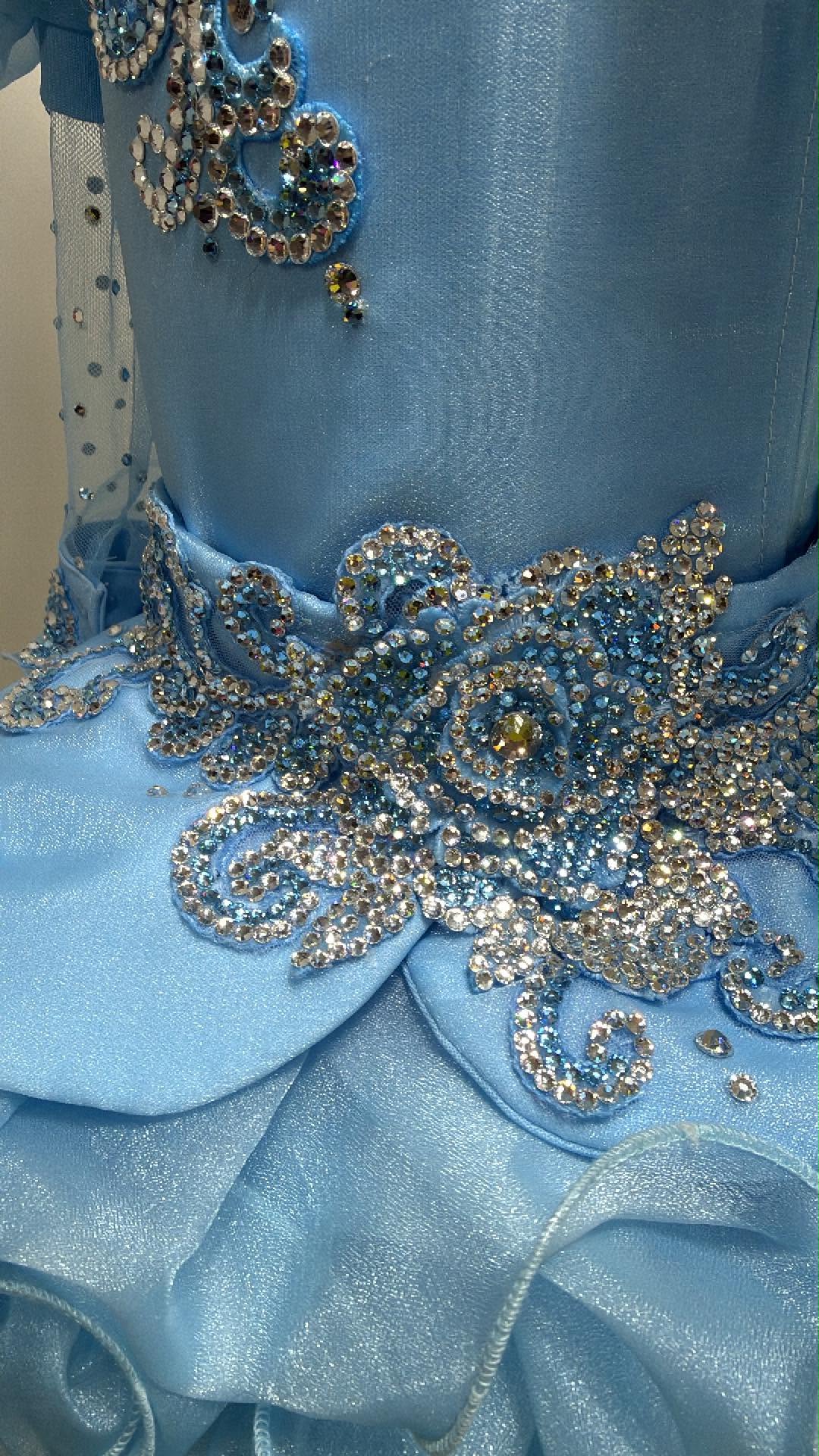 18/3 Crystal Blue Duchess By Connie Hobson