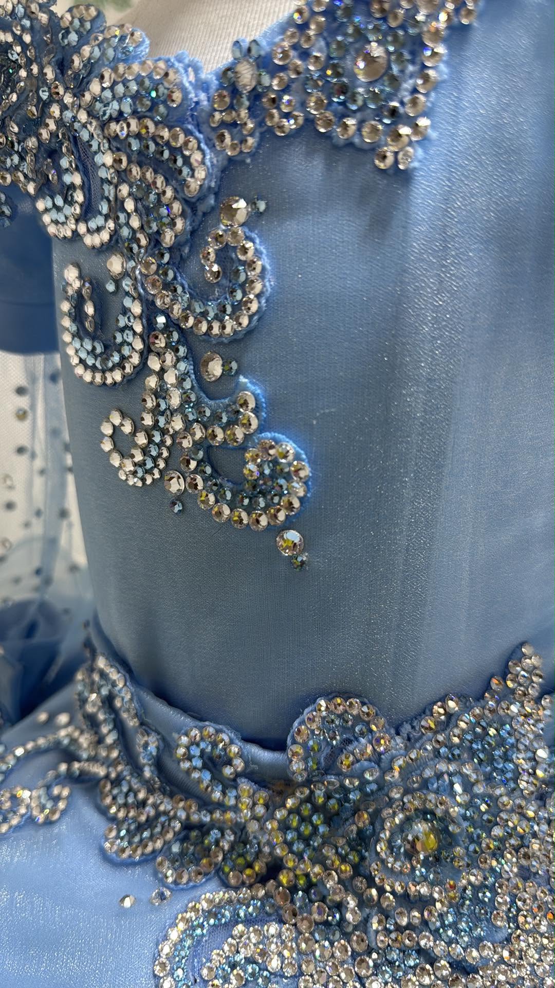 18/3 Crystal Blue Duchess By Connie Hobson