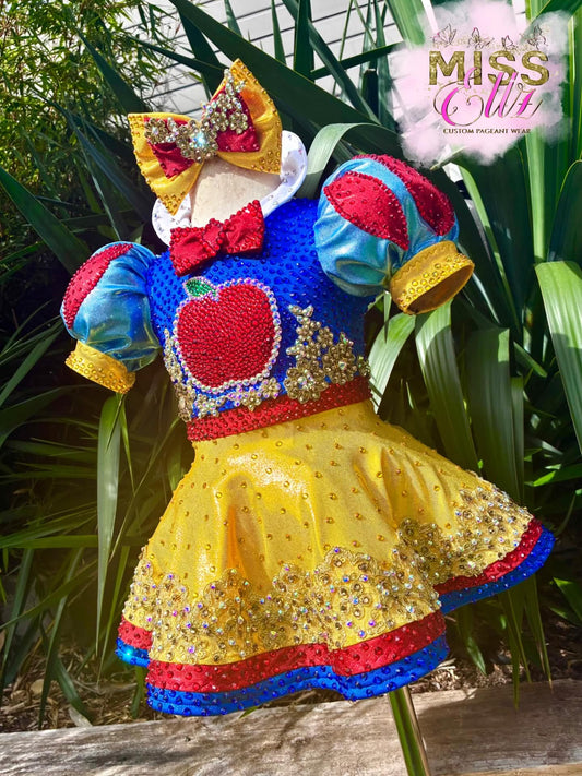 18/3 Snow White By Miss Ellz