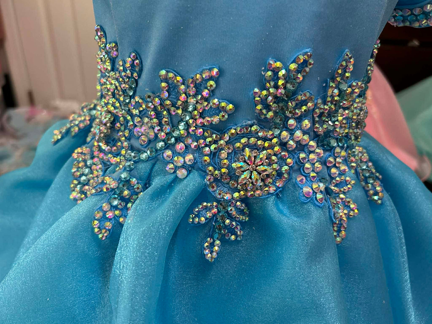 2/4 Seaside Escape Cris Carpenter