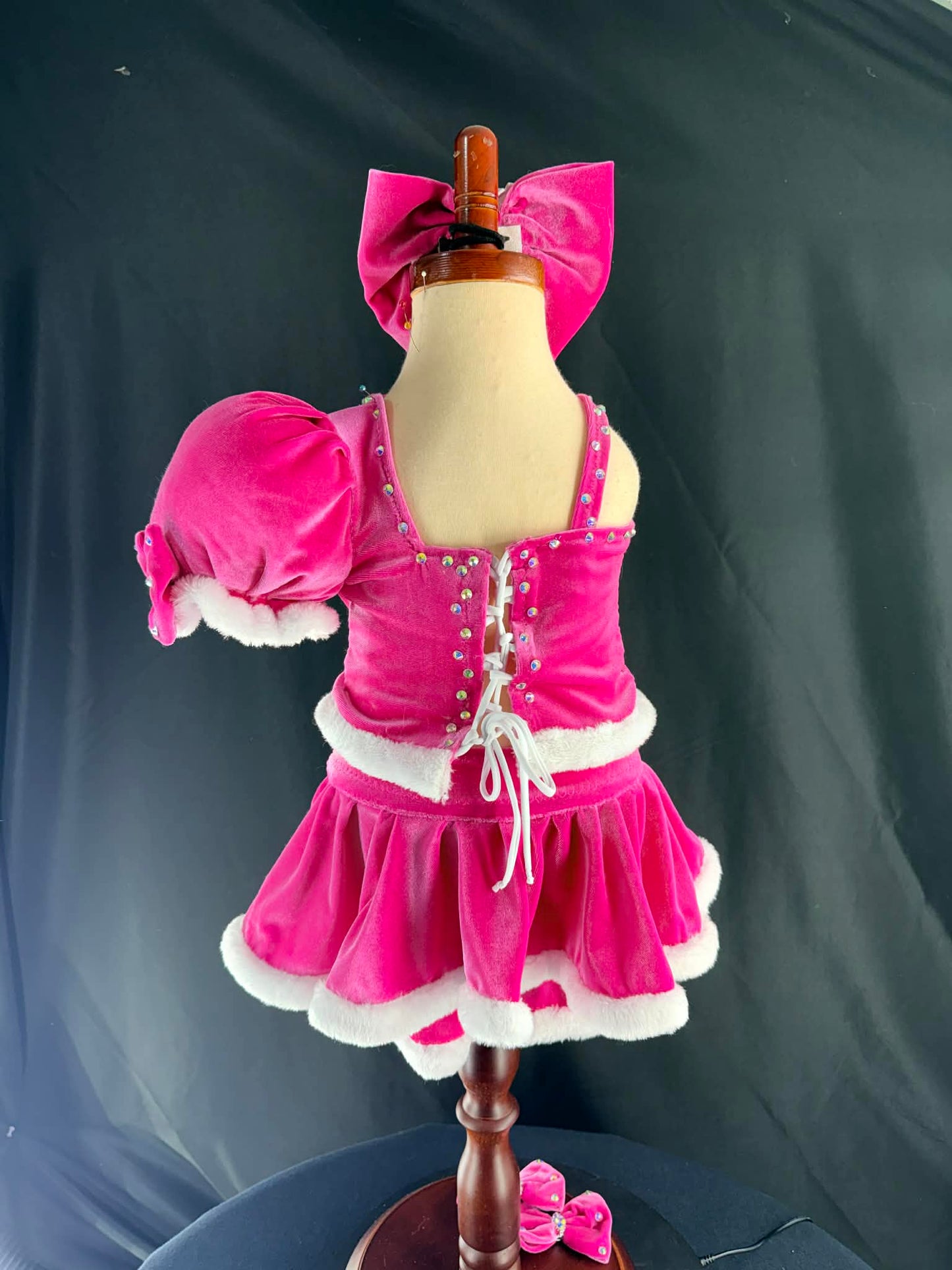 18/3-2/4 Christmas Winter Wear by JMM