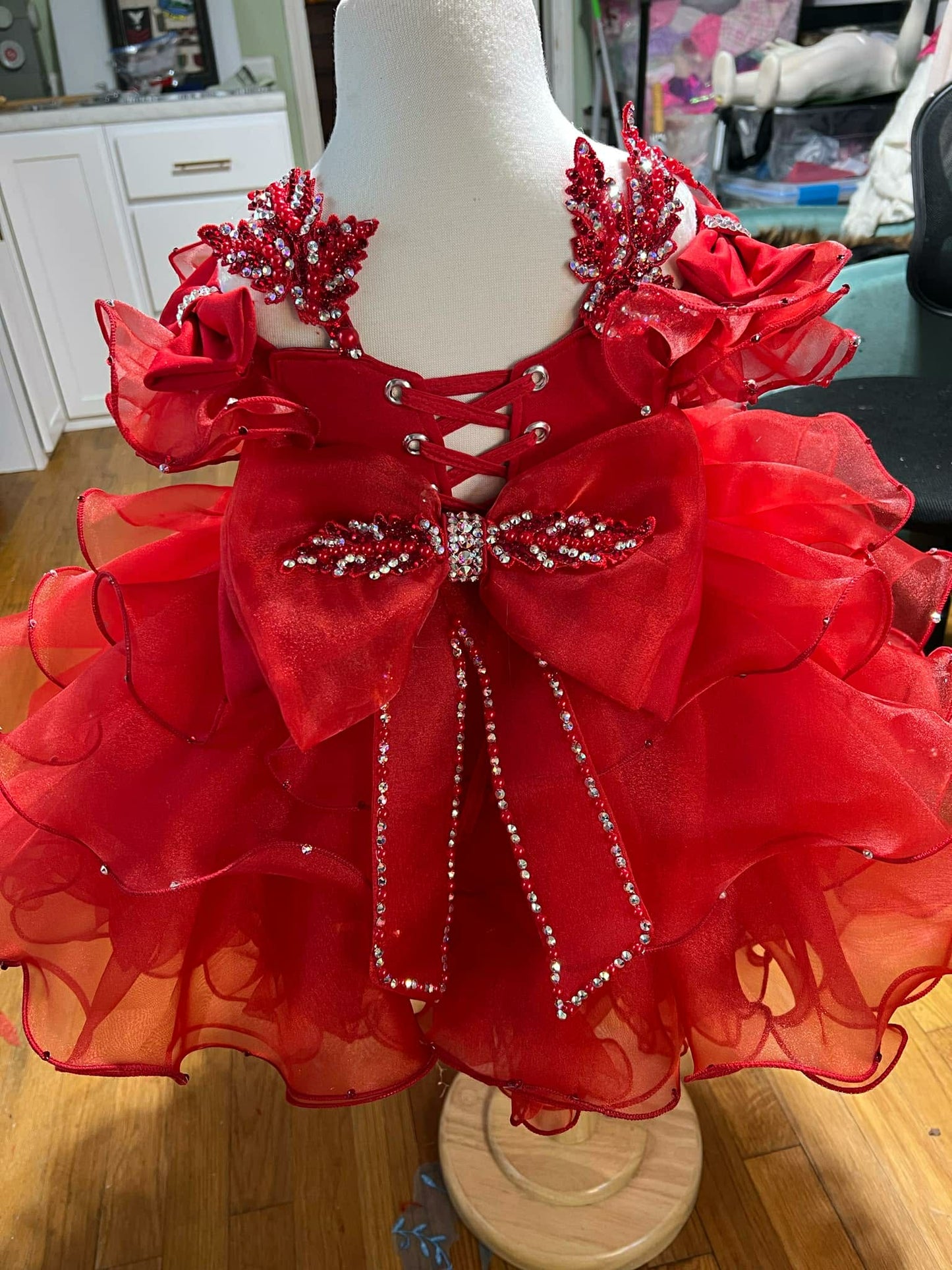 18/3 Red Hot Royalty by Sandra Parker