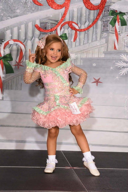 3/5  Nora's Dream by Ember Glitz