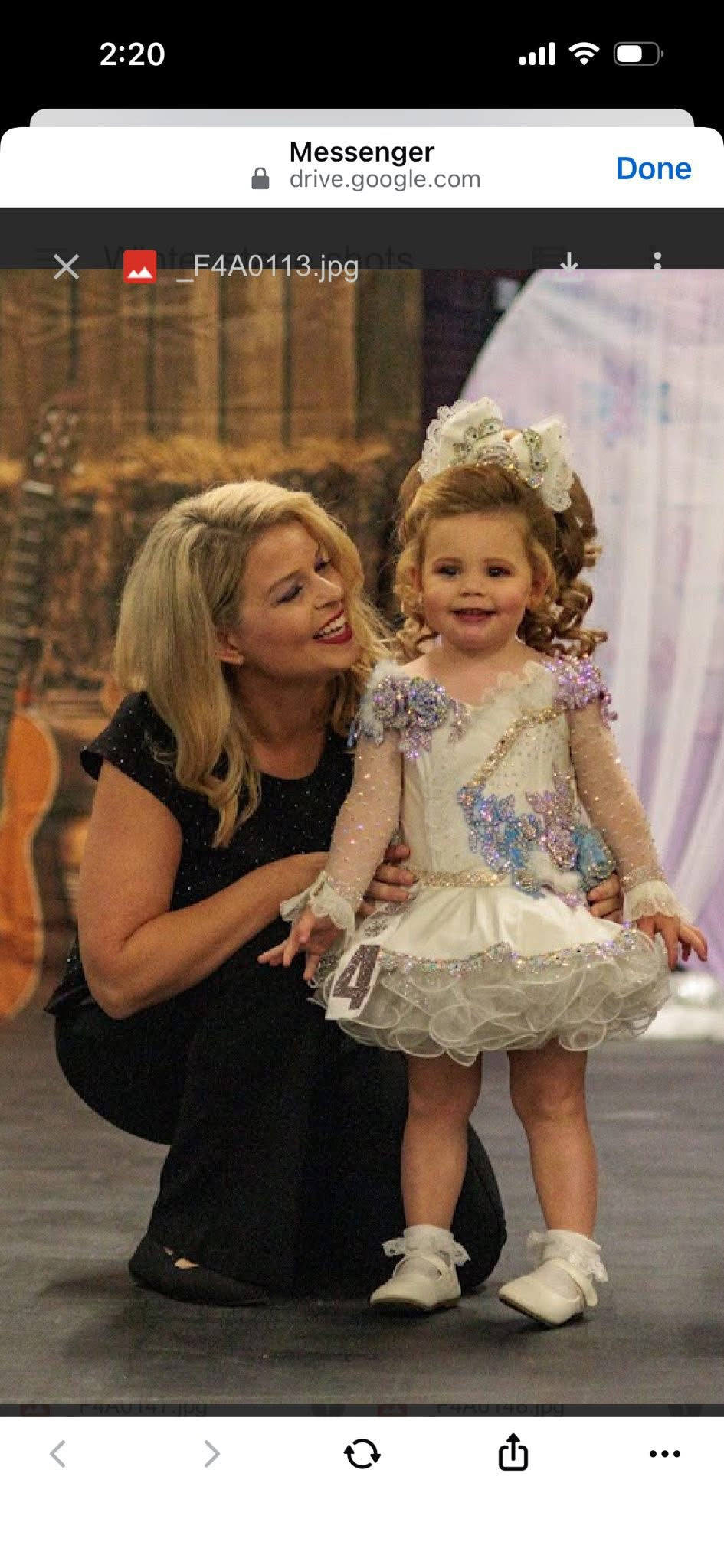 2/4 White Fur Luna Amori