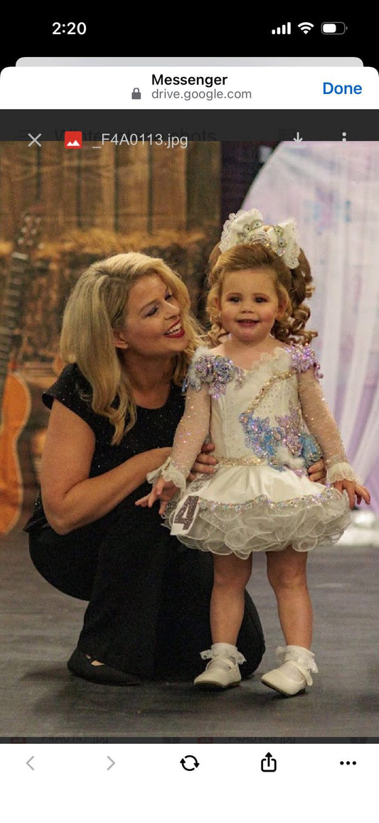 2/4 White Fur Luna Amori