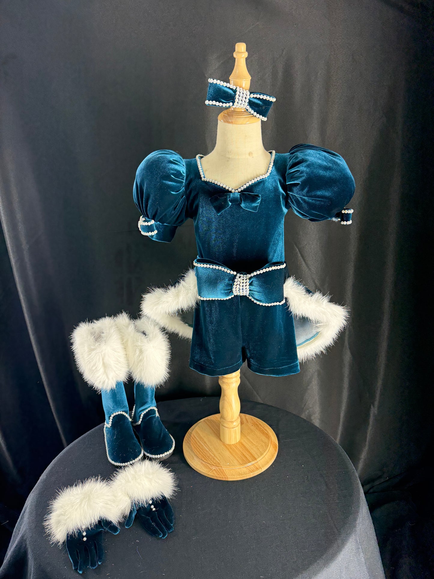 2/4-3/5 Velvet Winter Wear by Luna Amori