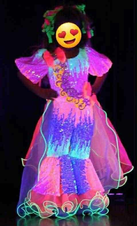 18/3-2/4 Glow Girl by Gemics