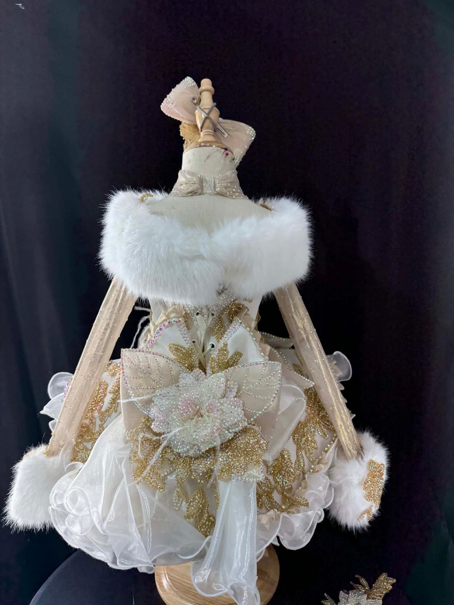 4/6-5/7 Boujee Gold and White Luna