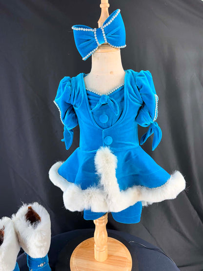3/5 Turquoise Winter Wear By Luna Amori