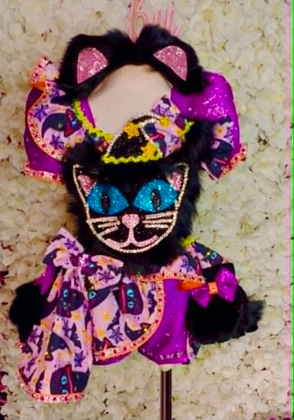 18/3-2/4 Purrrrfectly Bewitched By Shuggy