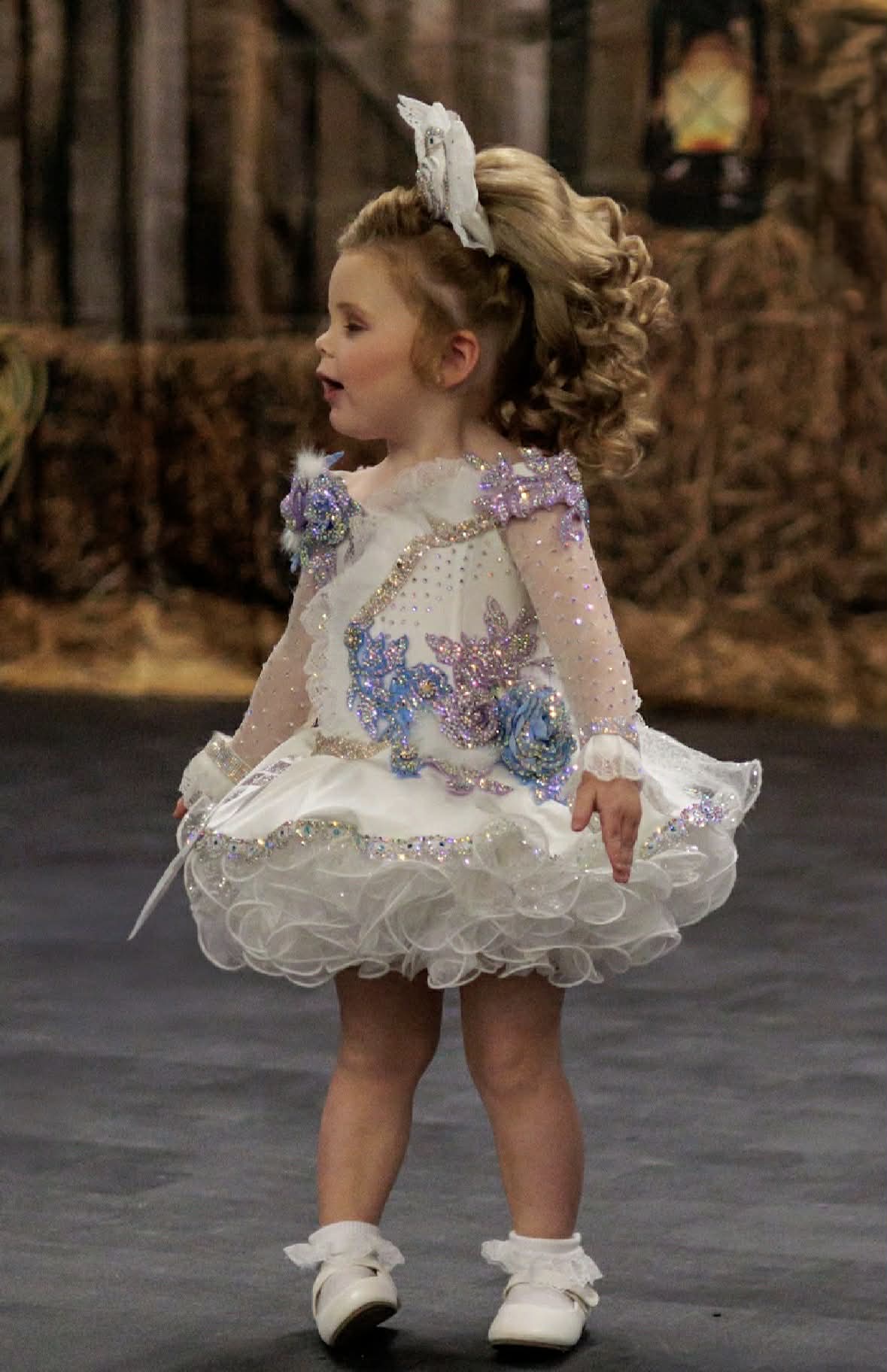 2/4 White Fur Luna Amori