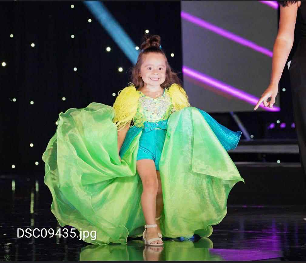 2/4 Parisian FF in Neon Green and Blue