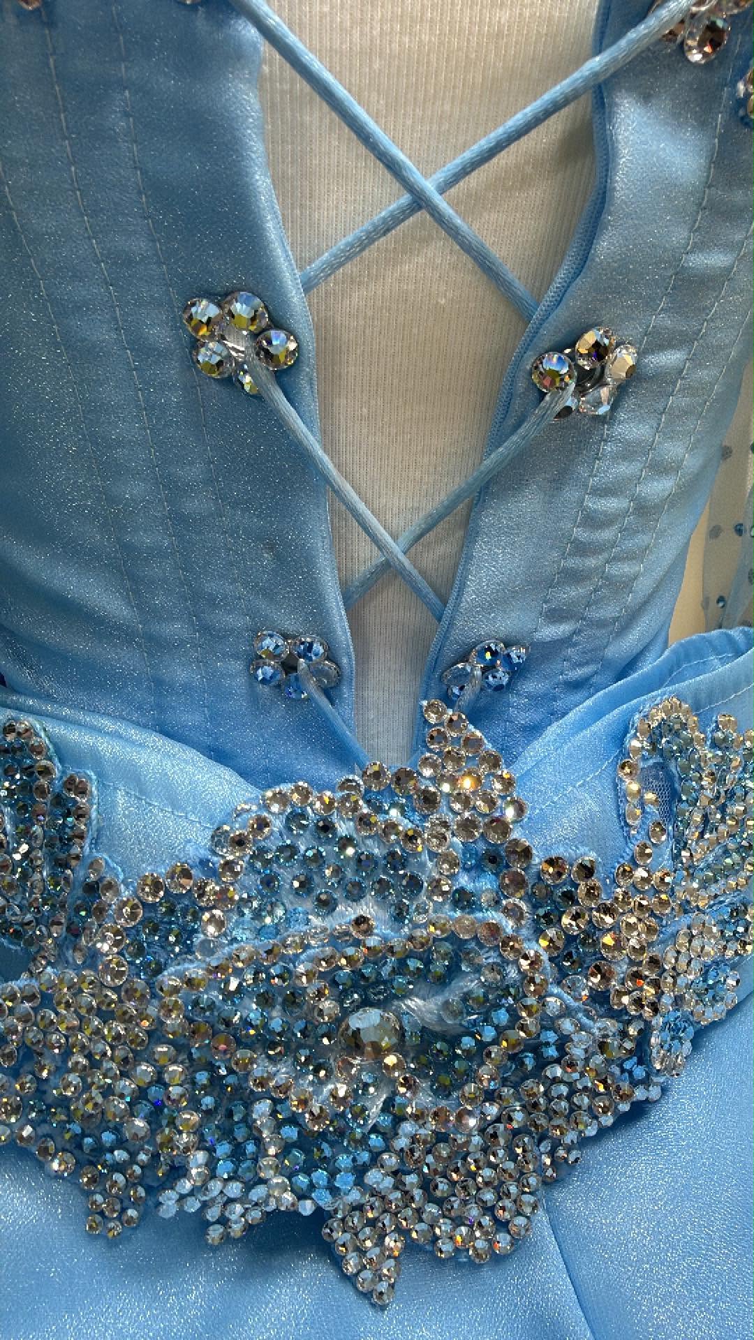 18/3 Crystal Blue Duchess By Connie Hobson