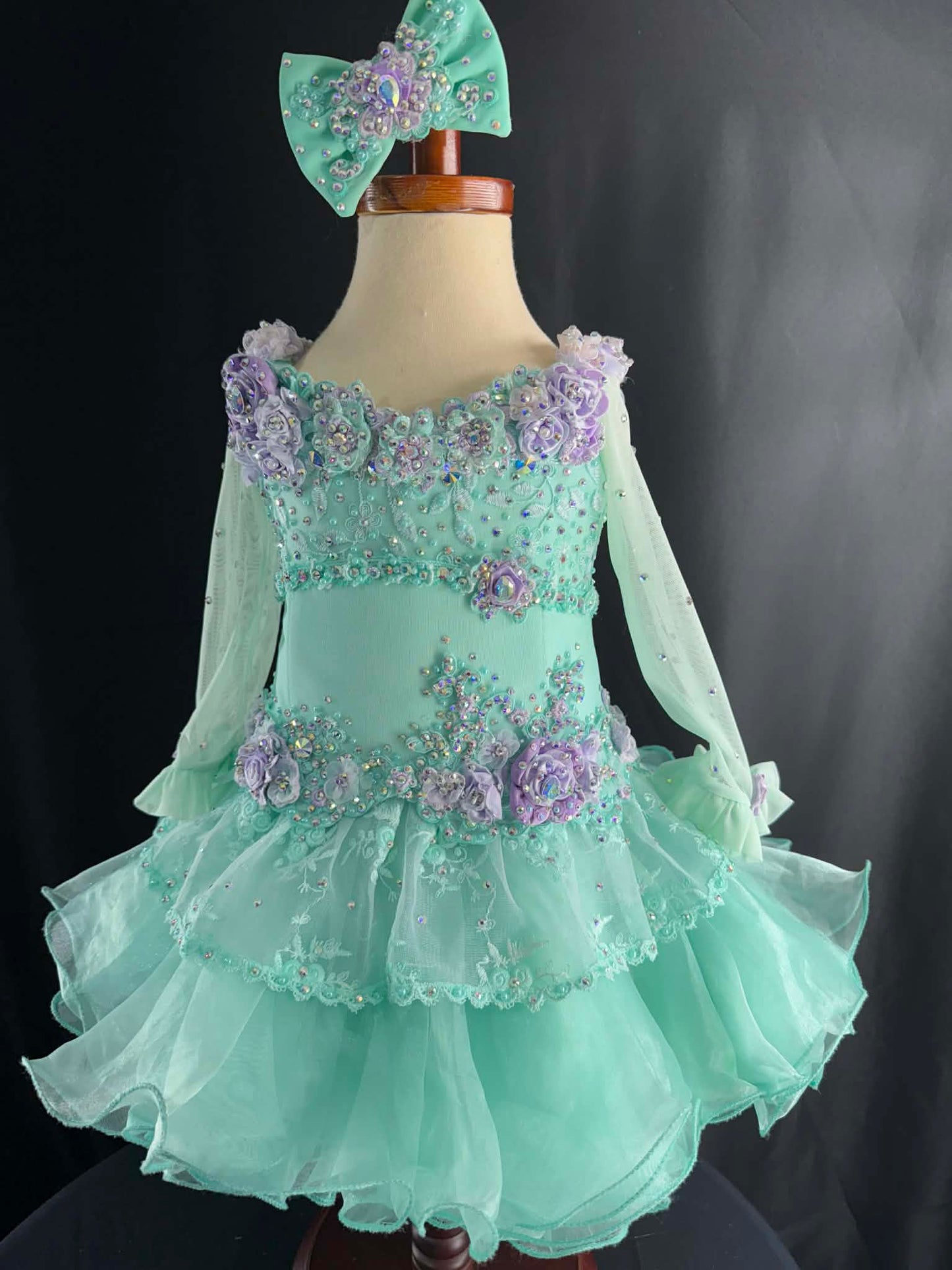 18/3 majestic mint by royalty designs