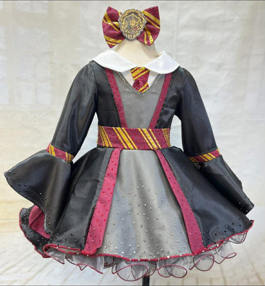 3/5 Harry Potter By Beth Young