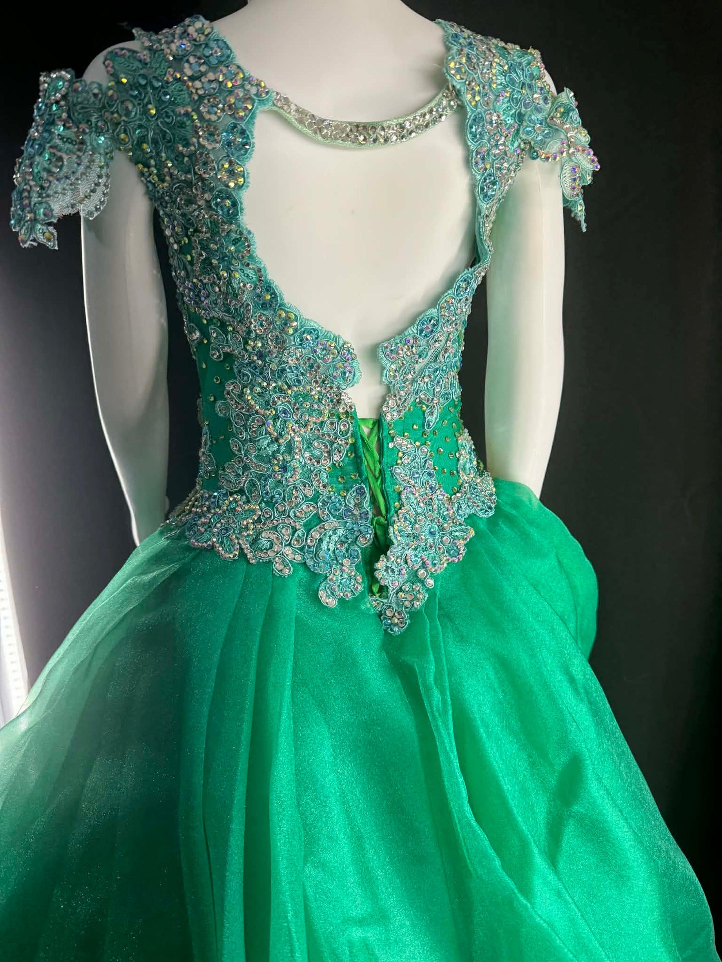 Ballgown - 5/7 - Emerlad City - Gemics