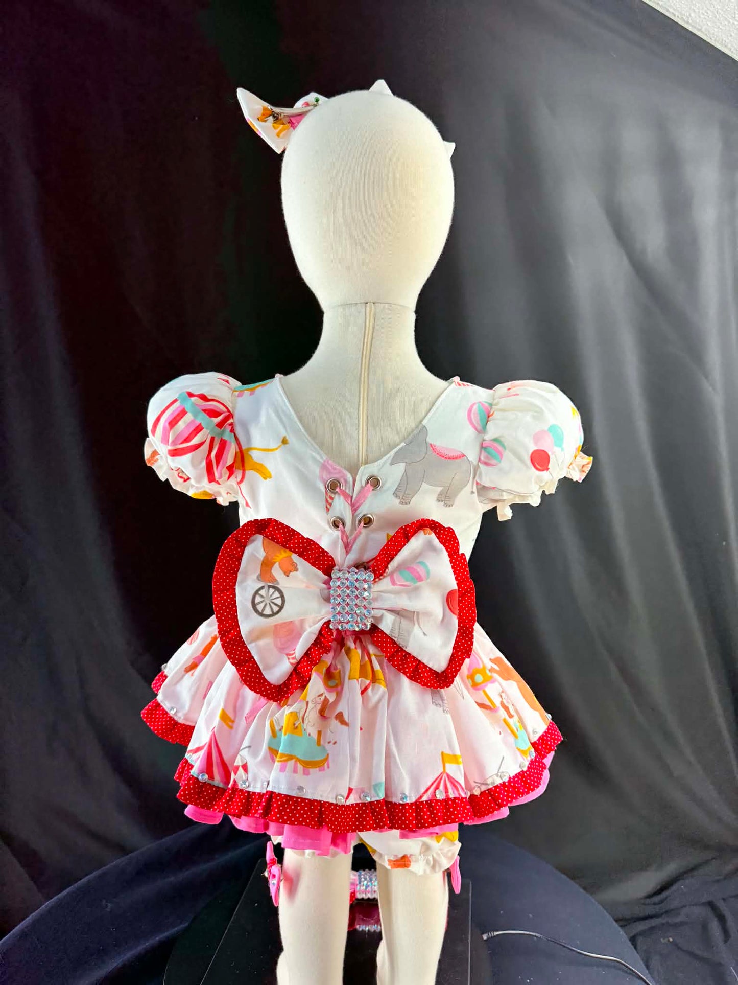12/2 Circus Animals By Leelee Boutique