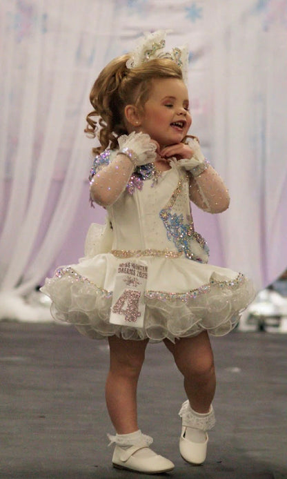 2/4 White Fur Luna Amori