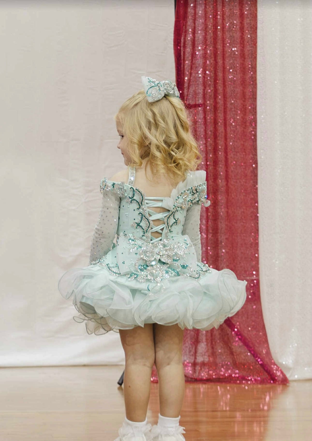 18/3 - Mint Ruby Belle Mega Glitz