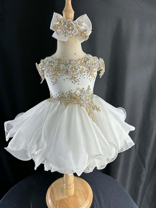 18/3 Golden Girl by Royalty Designs