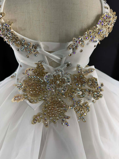 18/3 Golden Girl by Royalty Designs