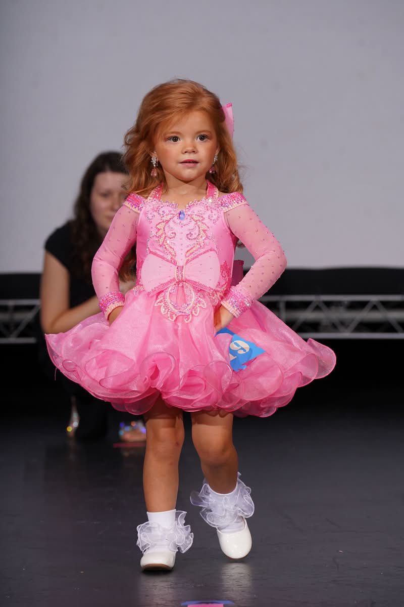 2/4 slim 5 Princess Penelope by Luna Amori