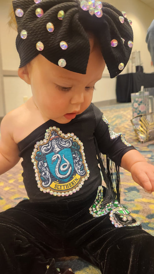 *0-6 Months - Slytherin OOC in Black and Silver