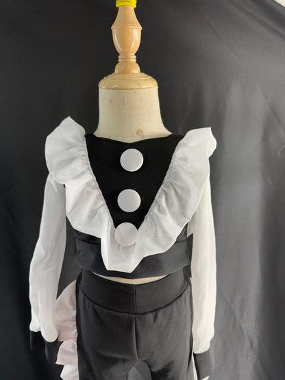 18/3-Slim 4 Black and White Casual