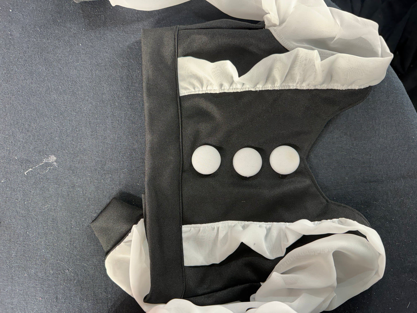 18/3-Slim 4 Black and White Casual