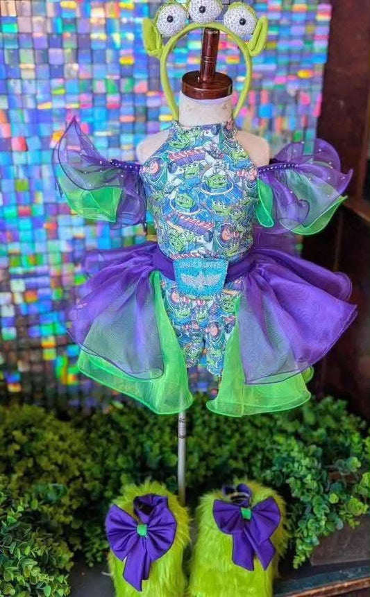 2/4 Toy Story Alien OOC By Parisian Bridal