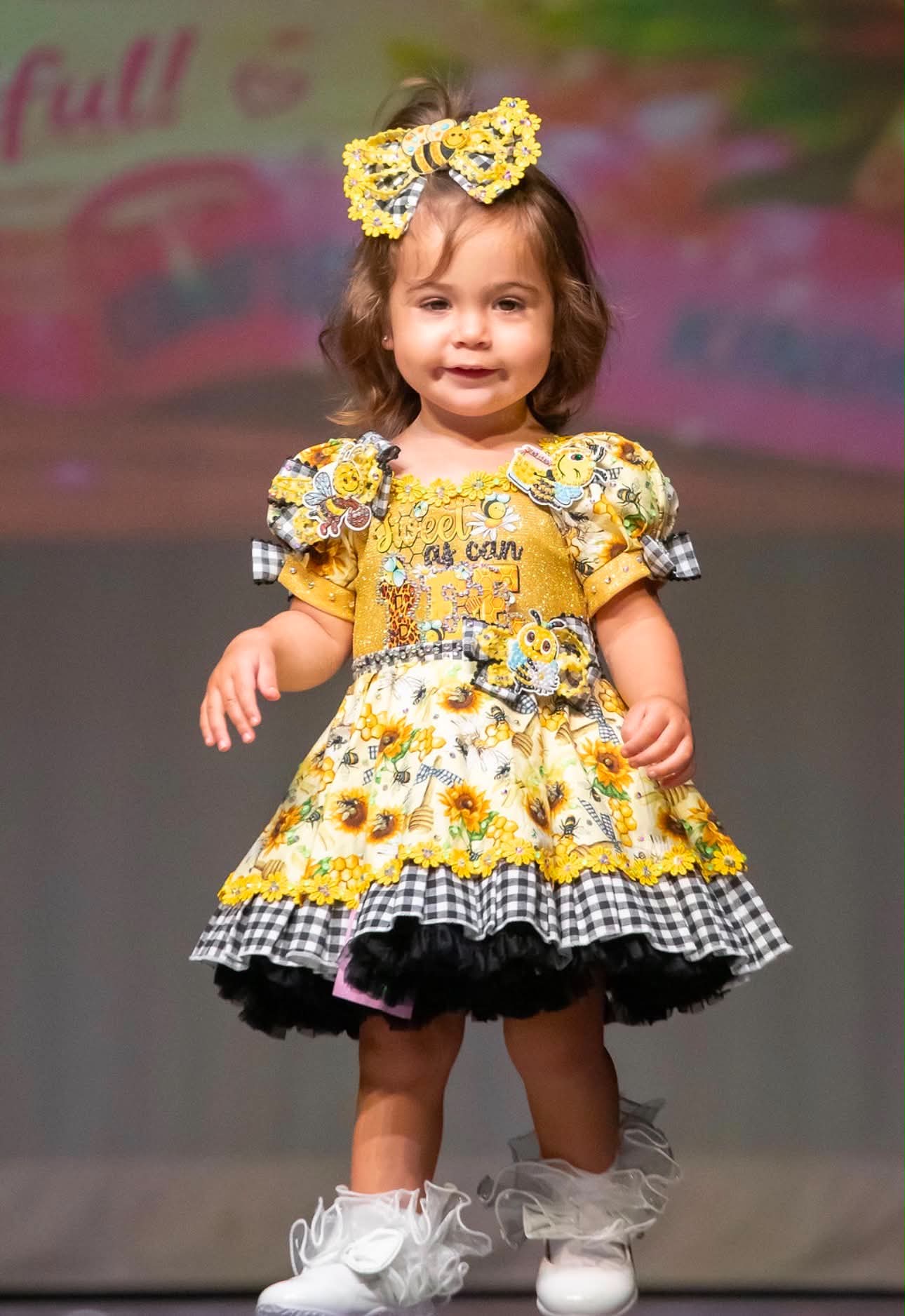12/2-18/3 Sweet As Can Bee By Royalty Designs